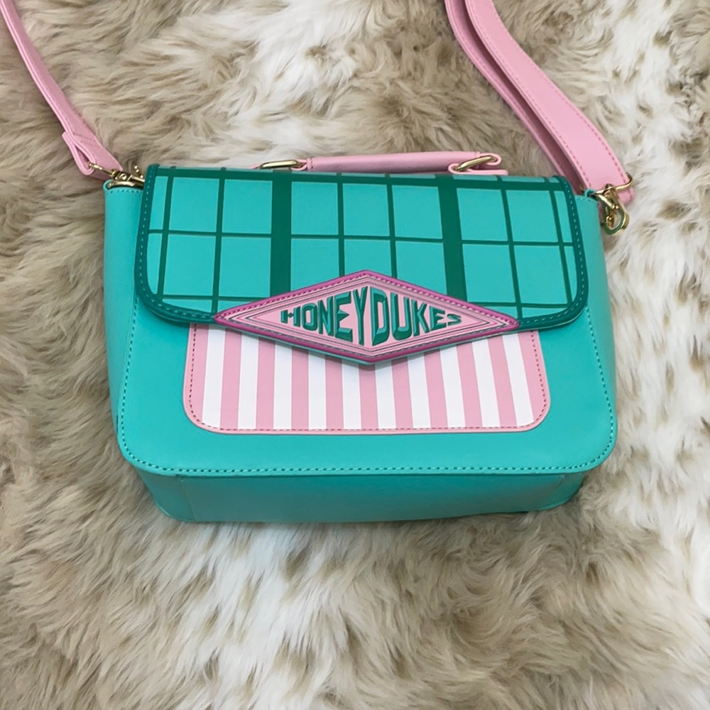 Honey dukes Harry Potter loungefly bag
